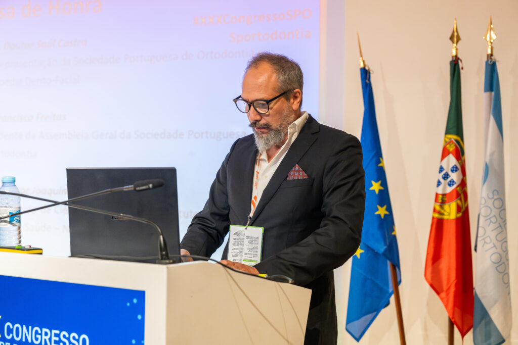 Dr.Carlos Coelho - Ortodontia